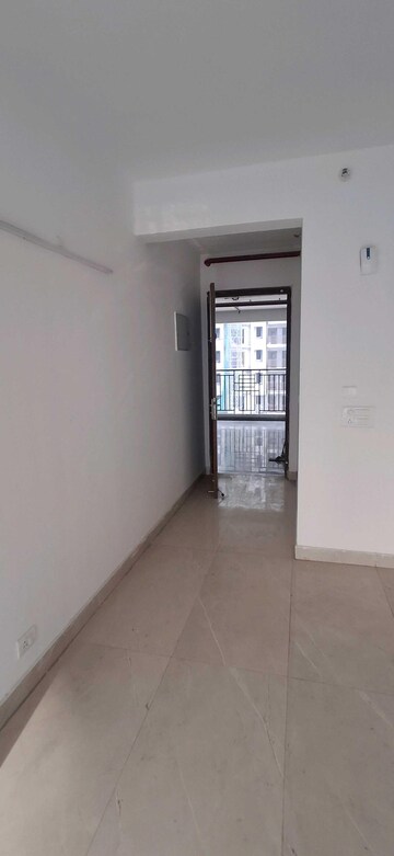 Room in 2 BHK Apartment at Ace Divino, Sector 1 Greater Noida – for Rent