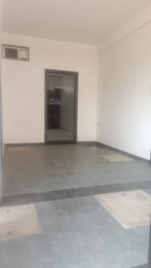 Room in 5 BHK Independent House at Vasant Vihar – for Rent