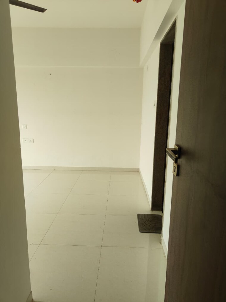 Bathroom, mantra-99-riverfront 3 Bedroom 1500 Sq.Ft. Apartment In Baner Pune 9693534