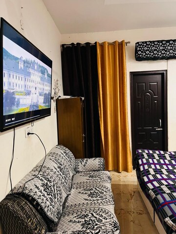 Bedroom in 2 BHK Apartment at Shiva Motia Huys, Pir Machalla – for Rent