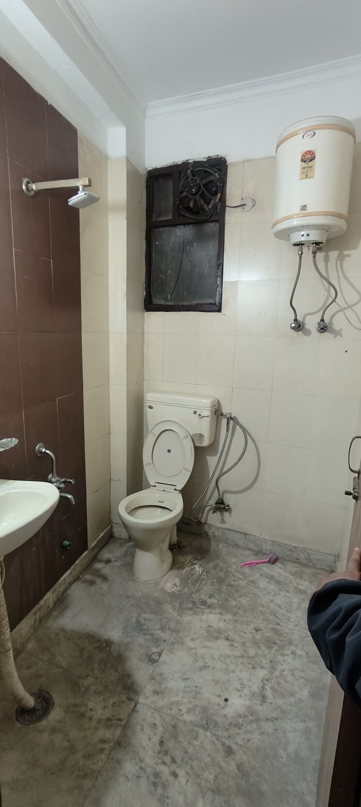 Bathroom, neb sarai 2 Bedroom 900 Sq.Ft. Builder Floor In Neb Sarai Delhi 9693743