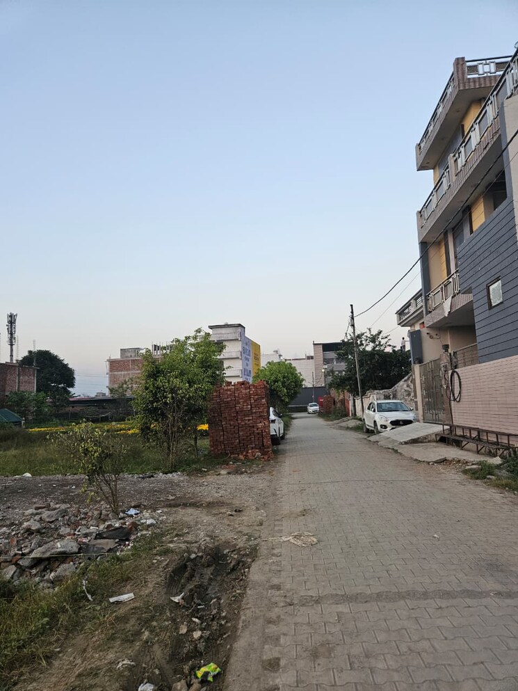 Exterior View, future-world-yamuna-expressway  630 Sq.Ft. Plot In Sector 26 Yamuna Expressway Greater Noida 9693686