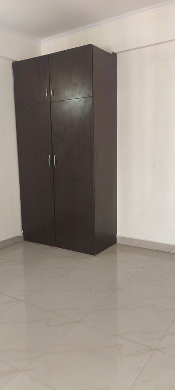 Room in 2 BHK Apartment at Gardenia Gateway, Sector 75 – for Rent