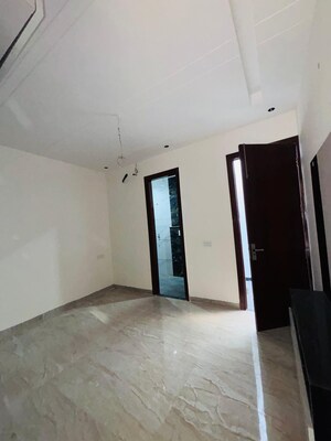 Room in 2 BHK Apartment at Malwa Escon Primera, International Airport Road – for Rent