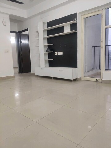 Room in 2 BHK Apartment at Panchsheel Greens II, Sector 16 Greater Noida – for Sale
