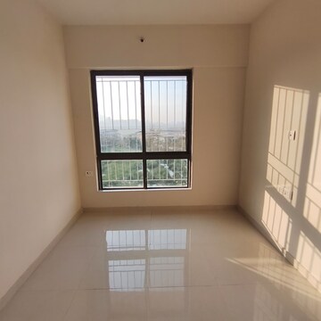 Room in 1 BHK Apartment at Dosti Greater Thane, Kalher – for Rent