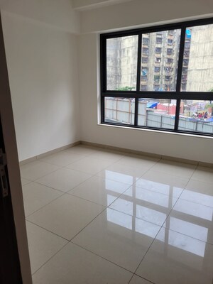 Room in 4 BHK Apartment at Shapoorji Pallonji Vicinia, Powai – for Sale