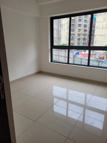 Room in 4 BHK Apartment at Shapoorji Pallonji Vicinia, Powai – for Sale