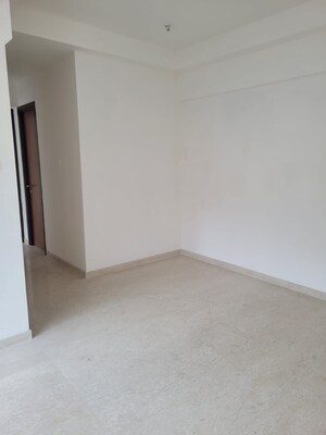 Room in 4 BHK Apartment at Shapoorji Pallonji Vicinia, Powai – for Sale