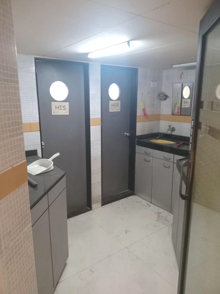 Team Area, crescent-royale Commercial Office Space 750 Sq.Ft. In Andheri West Mumbai 9694005