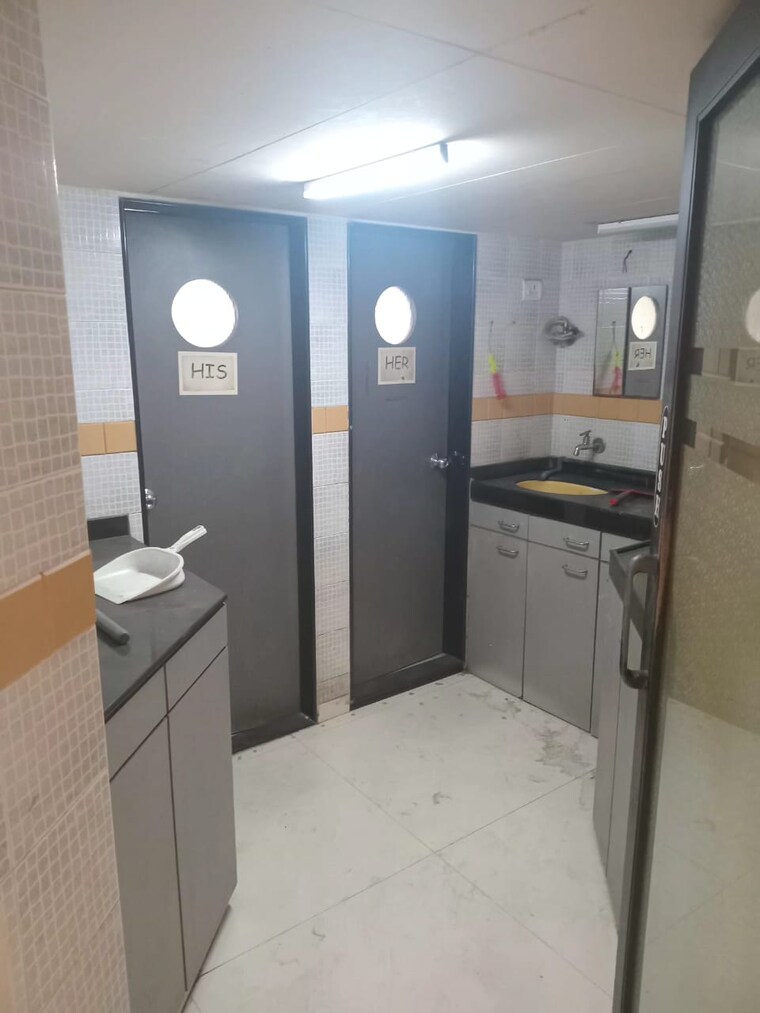 Team Area, crescent-royale Commercial Office Space 750 Sq.Ft. In Andheri West Mumbai 9694005