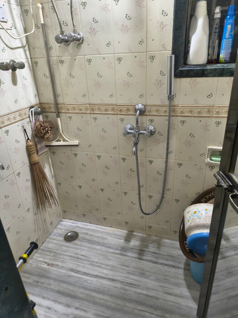 Bathroom, sanpada 2 Bedroom 950 Sq.Ft. Apartment In Sanpada Navi Mumbai 9694042