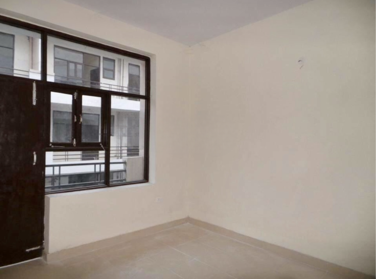 Room, sector 87 3 Bedroom 180 Sq.Yd. Apartment In Sector 87 Faridabad 9694149