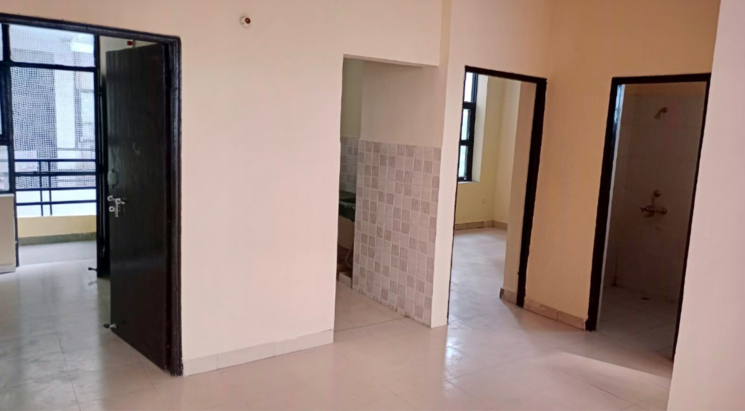 Room, sector 87 3 Bedroom 180 Sq.Yd. Apartment In Sector 87 Faridabad 9694149