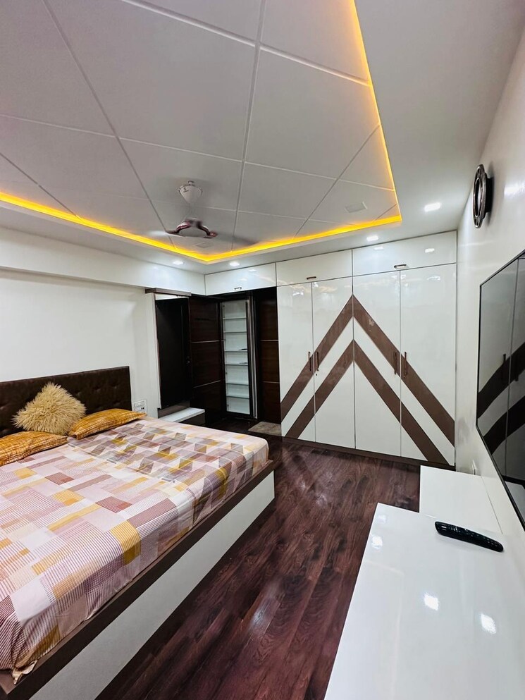 Master Bedroom, k-raheja-vistas 2.5 Bedroom 965 Sq.Ft. Apartment In Powai Mumbai 9694109