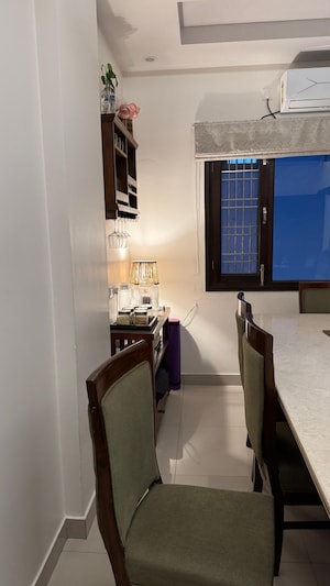 Room in 3.5 BHK Apartment at Ballupur – for Sale