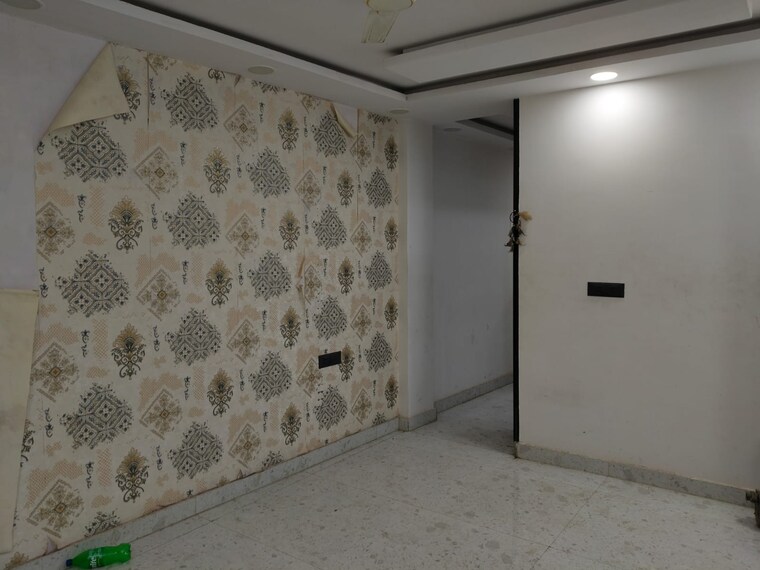 Room, govindpuri 3 Bedroom 900 Sq.Ft. Builder Floor In Govindpuri Delhi 9694186