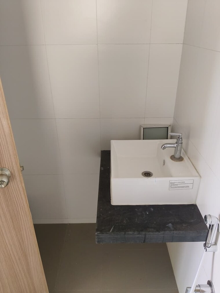 Bathroom, mahavir-kalpavruksha 1 Bedroom 460 Sq.Ft. Apartment In Ghodbunder Road Thane 9694156