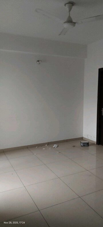 Room in 2 BHK Apartment at Gulshan Bellina, Sector 16 Greater Noida – for Sale