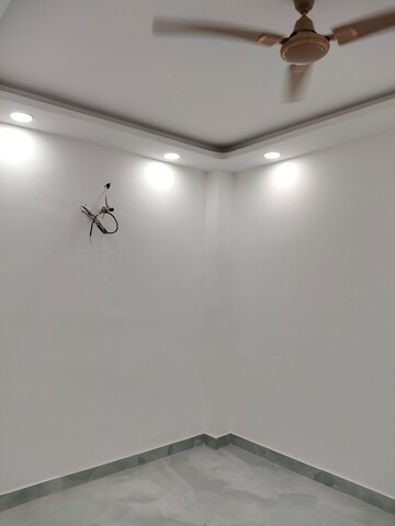 Room in 2 BHK Builder Floor at Govindpuri – for Rent