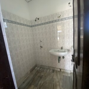 Bathroom in 6 BHK Independent House at Sector 48 – for Sale