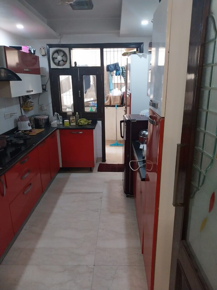 Gym, kalkaji 4 Bedroom 300 Sq.Yd. Builder Floor In Kalkaji Delhi 9694427