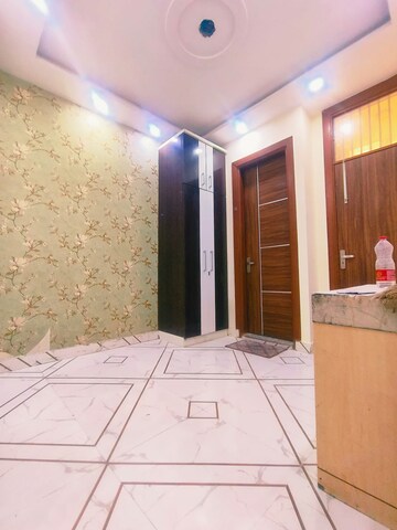 Room in 1 BHK Builder Floor at Dwarka Mor – for Rent