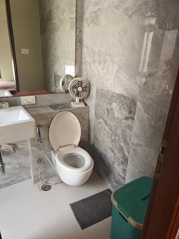Bathroom, the-wadhwa-atmosphere 2 Bedroom 663 Sq.Ft. Apartment In Mulund West Mumbai 9694437