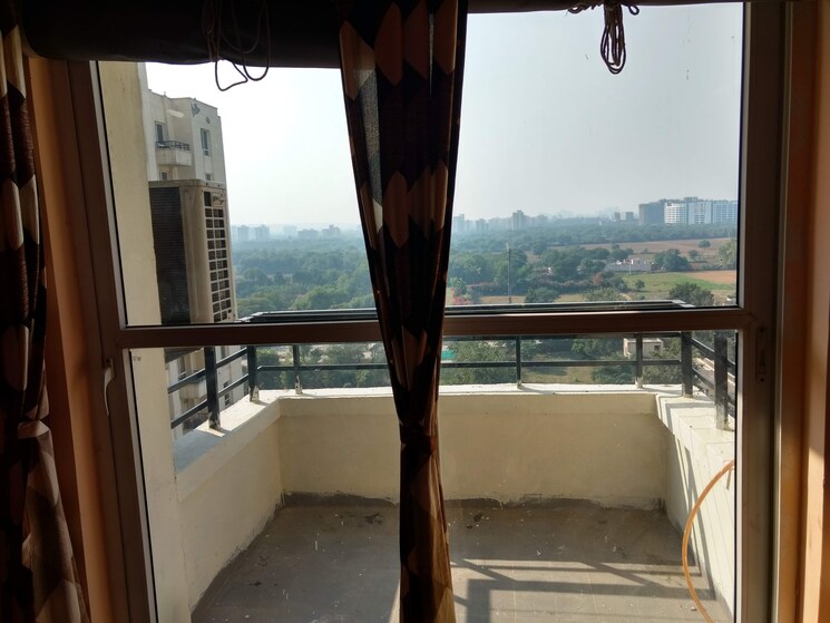 Balcony, umang-monsoon-breeze-phase-i 4 Bedroom 2220 Sq.Ft. Apartment In Sector 78 Gurgaon 9694444
