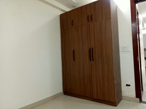 Furnished Amenities in 3 BHK Builder Floor at Dashrath Puri – for Sale