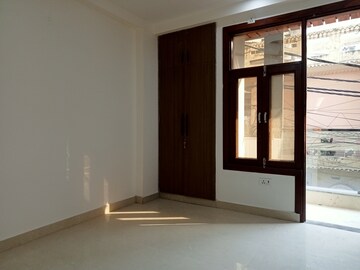 Room in 3 BHK Builder Floor at Dashrath Puri – for Sale