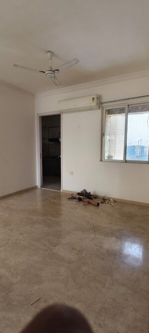 Room in 3 BHK Apartment at Hiranandani Gardens Eldora, Powai – for Rent