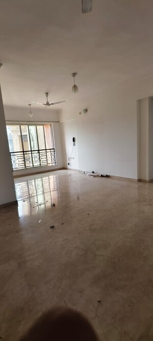 Room in 3 BHK Apartment at Hiranandani Gardens Eldora, Powai – for Rent
