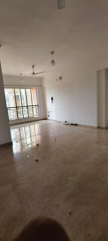 Room in 3 BHK Apartment at Hiranandani Gardens Eldora, Powai – for Rent