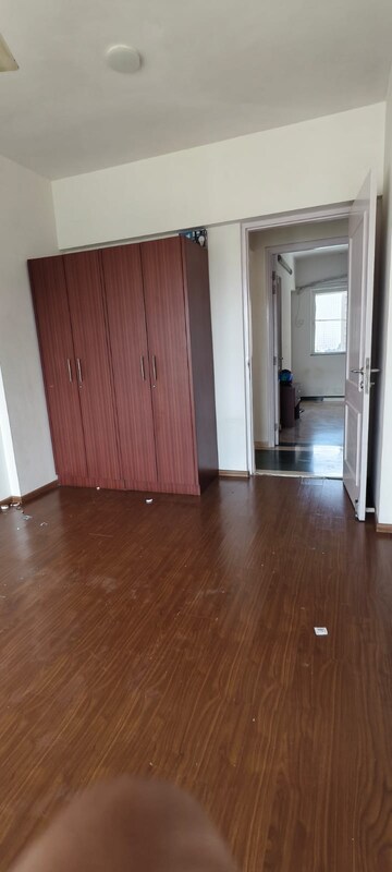 Room in 3 BHK Apartment at Hiranandani Gardens Eldora, Powai – for Rent