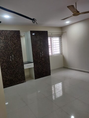 Room in 3 BHK Apartment at SMR Vinay Iconia Hyderabad, Kondapur – for Rent