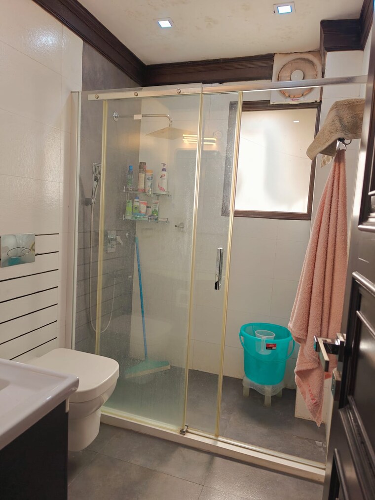 Attached Bathroom, sector 44 3.5 Bedroom 1600 Sq.Ft. Apartment In Sector 44 Chandigarh 9694539