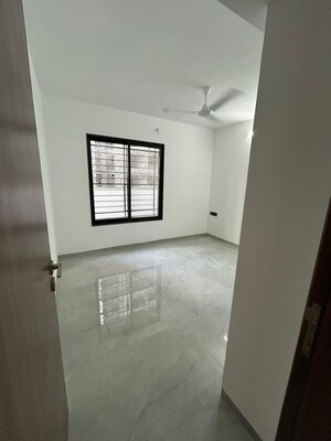Room in 3 BHK Apartment at Gera Emerald City, Kharadi – for Rent
