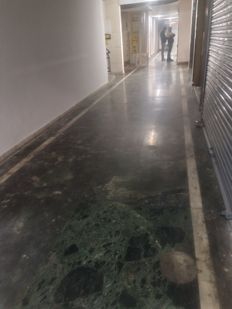 Balcony, meridian-view-plaza Commercial Office Space 1120 Sq.Ft. In Alpha 1 Greater Noida Greater Noida 9694719