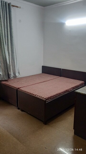 Studio Builder Floor For Rent in Sector 44