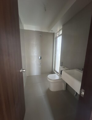 Master Bedroom in 3 BHK Apartment at Indiabulls One Indiabulls, Pokhran Road No Two – for Sale