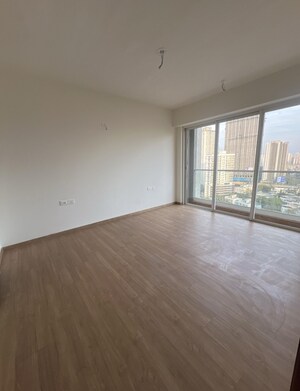 Room in 3 BHK Apartment at Indiabulls One Indiabulls, Pokhran Road No Two – for Sale