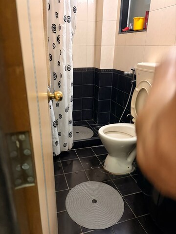 Team Area in 2 BHK Apartment at Dadar West – for Rent