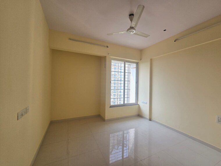 Room, pokhran road no two 3 Bedroom 831 Sq.Ft. Builder Floor In Pokhran Road No Two Thane 9694842