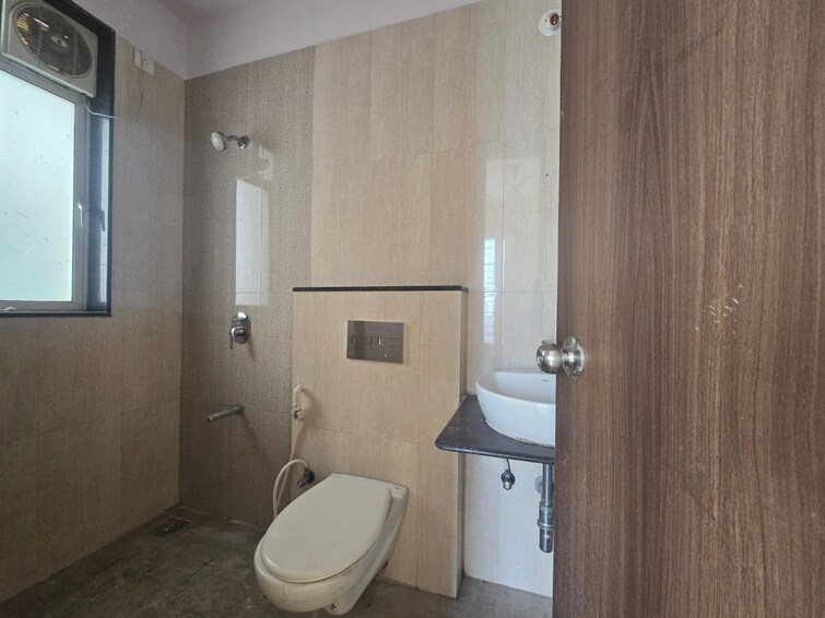 Bathroom, pokhran road no two 3 Bedroom 872 Sq.Ft. Builder Floor In Pokhran Road No Two Thane 9694863