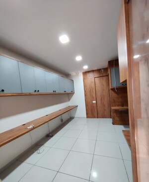  Office Space For Rent in Makarba