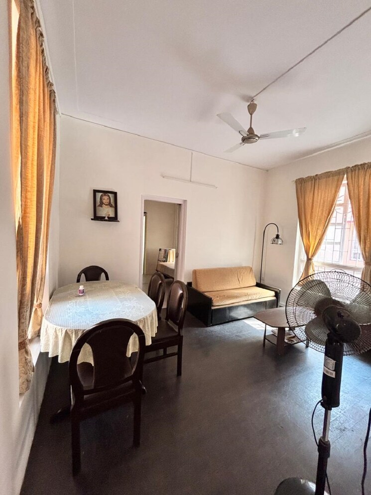 Room, bandra west 1 Bedroom 500 Sq.Ft. Apartment In Bandra West Mumbai 9694700