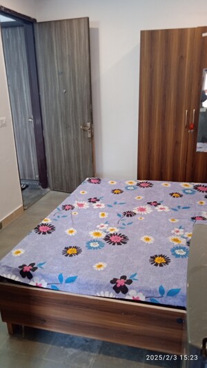 Bedroom in 1 RK Builder Floor at Ansal Sushant Lok I, Sector 43 – for Rent