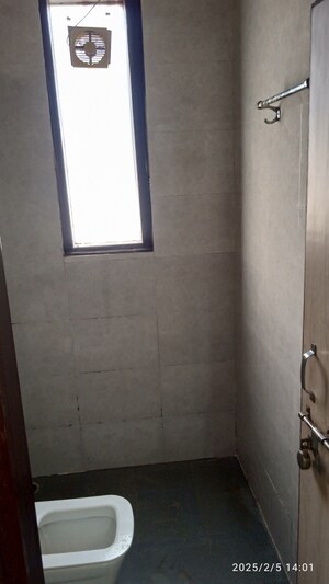 Bathroom in 1 RK Builder Floor at Ansal Sushant Lok I, Sector 43 – for Rent