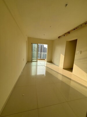 Room in 2.5 BHK Apartment at Wadhwa Atmosphere O2, Mulund West – for Sale